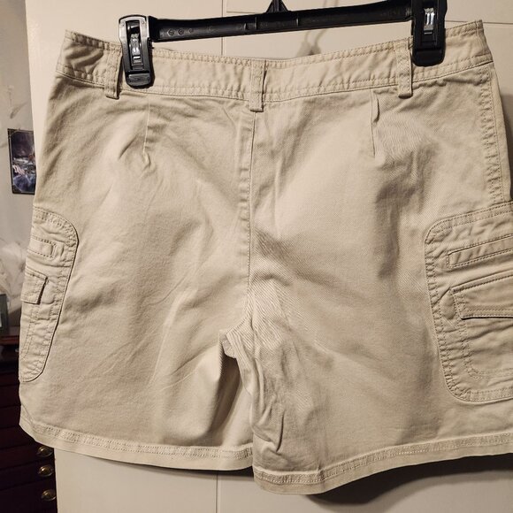 Charter Club Cargo Shorts (size 10) - Picture 4 of 6